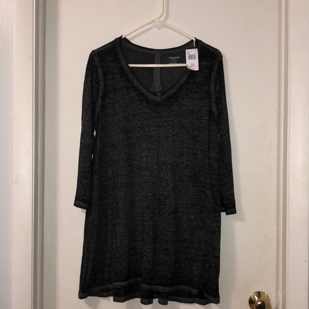 NWT Lightweight Grey Maternity Active Shirt